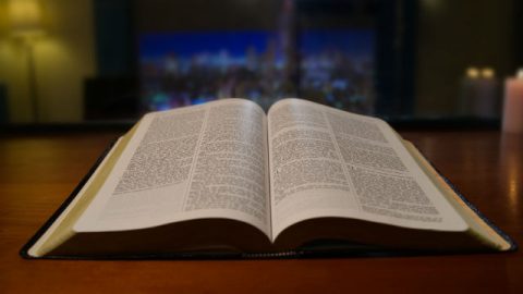 Tudo que está na Bíblia é a palavra de Deus