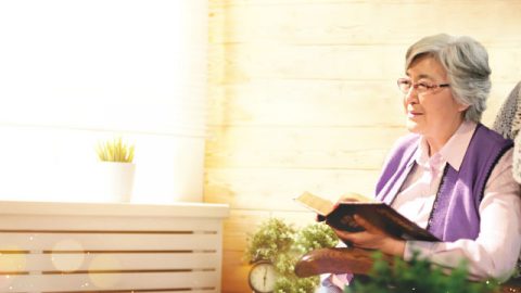 História de Fé: Quando a autora teve um ataque cardíaco e estava apreensivo, as palavras de Deus deram fé a ela.